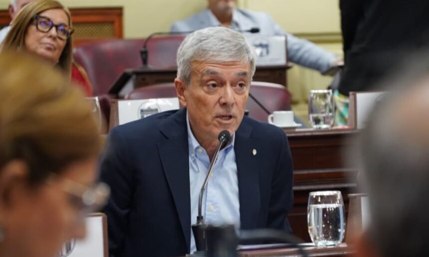 Walter Agosto, diputado provincial, durante una actividad legislativa. Foto de archivo.