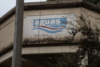 Tanque de almacenamiento de Aguas Santafesinas en la ciudad de Santa Fe, parte de la infraestructura del sistema de distribución de agua potable. Foto de archivo.