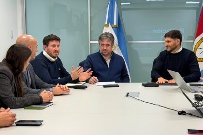 Federico Angelini participó de su primera reunión de trabajo junto al gobernador Maximiliano Pullaro y funcionarios del Ministerio de Seguridad de Santa Fe tras su incorporación al equipo provincial.