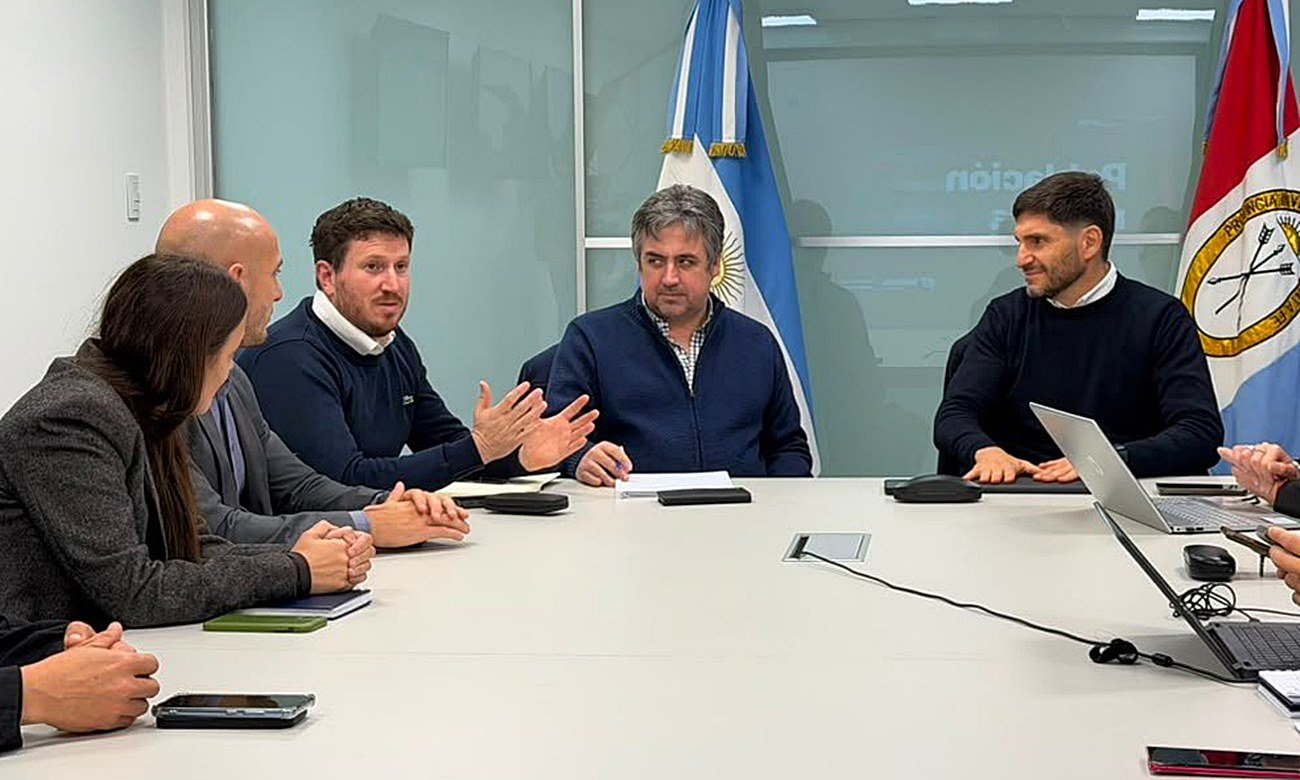 Federico Angelini participó de su primera reunión de trabajo junto al gobernador Maximiliano Pullaro y funcionarios del Ministerio de Seguridad de Santa Fe tras su incorporación al equipo provincial.