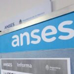 Interior de una oficina de ANSES durante una jornada habitual de atención. Foto de archivo.