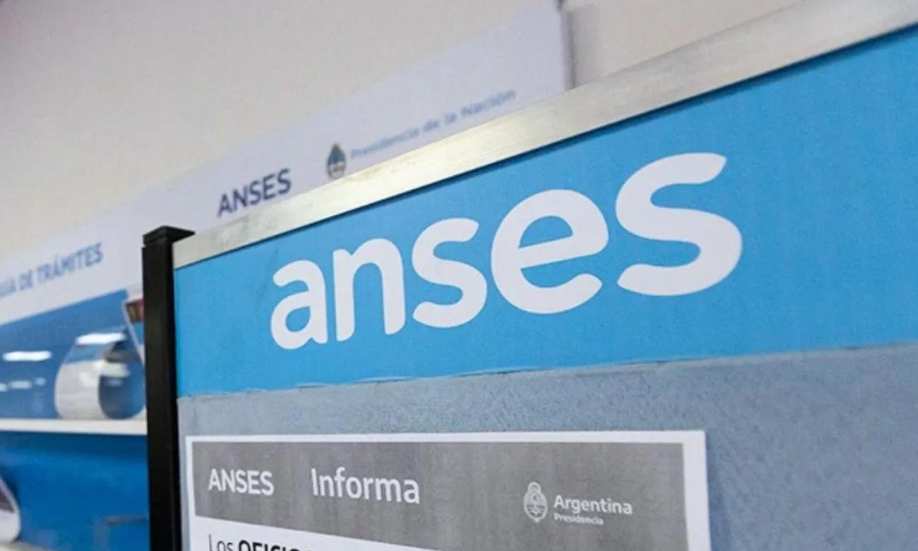 Interior de una oficina de ANSES durante una jornada habitual de atención. Foto de archivo.