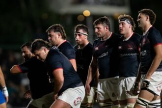 Capibaras XV en acción durante un partido del Súper Rugby Américas ante una multitud en el Litoral.