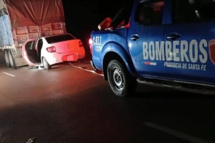 Operativo policial y de emergencias tras un accidente de tránsito sobre una ruta del norte santafesino. Foto de archivo.