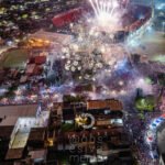 Multitudinario festejo de los hinchas de Colón en las inmediaciones del estadio Brigadier López durante el aniversario número 121 de la institución. Foto: @obsesivamente