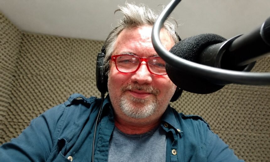 Foto de archivo: Colussi en su rol como comunicador radial