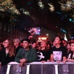 Público multitudinario disfrutando de shows en vivo durante el Festival Tribus en Santa Fe, uno de los eventos musicales más convocantes de la ciudad (foto de archivo).