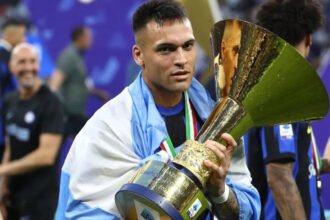 Lautaro Martínez levanta el Scudetto en el Giuseppe Meazza tras liderar al Inter hacia un título histórico en la Serie A.
