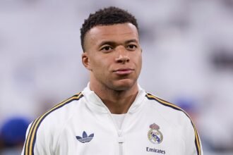 Kylian Mbappé en acción con la camiseta de Real Madrid durante un encuentro oficial. Foto de archivo.