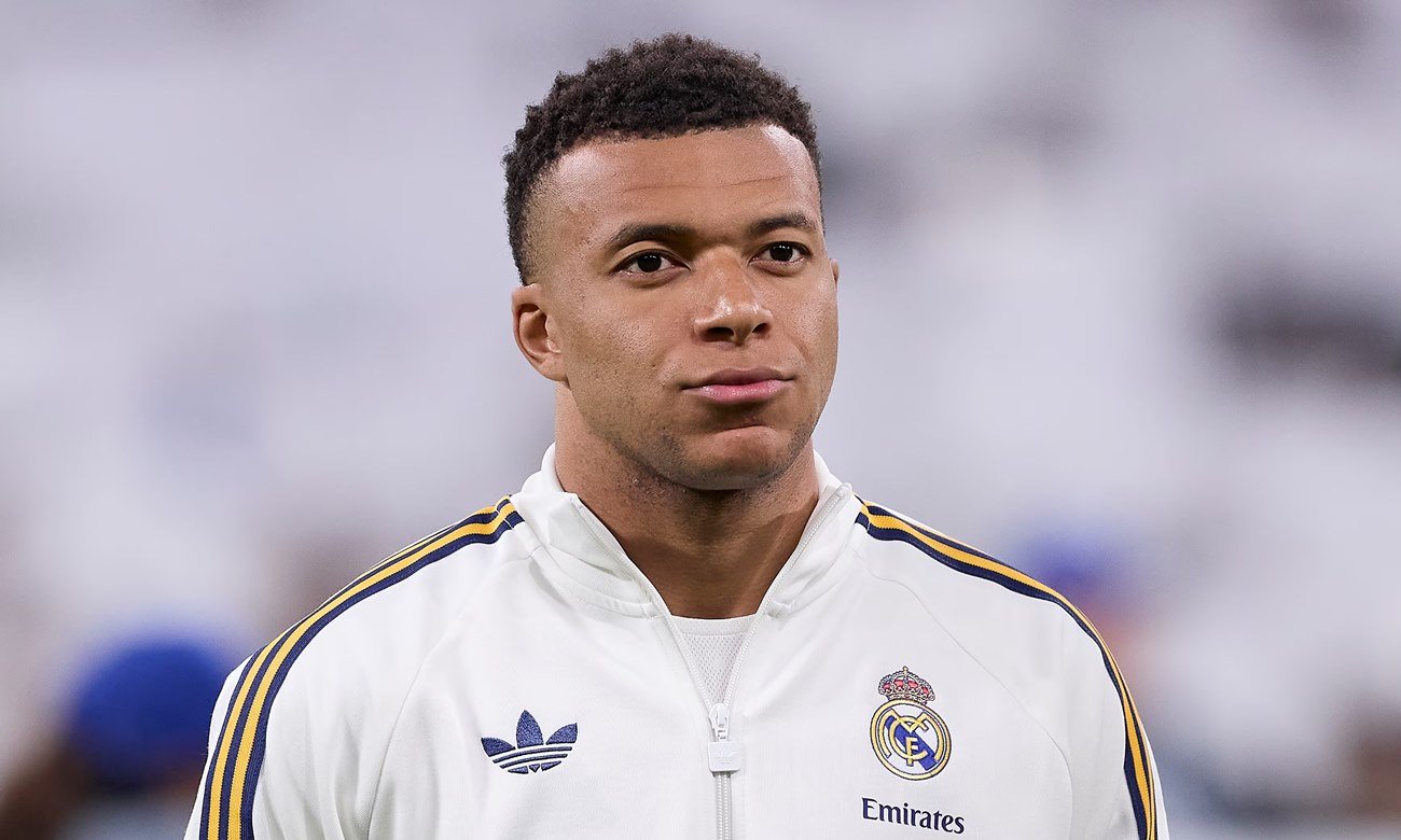 Kylian Mbappé en acción con la camiseta de Real Madrid durante un encuentro oficial. Foto de archivo.