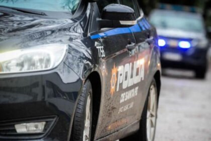 Móvil de la Policía de Santa Fe durante un operativo de seguridad en la ciudad. Foto: archivo.