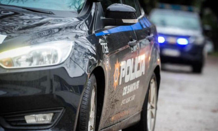Móvil de la Policía de Santa Fe durante un operativo de seguridad en la ciudad. Foto: archivo.