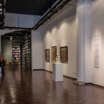 Visitantes recorren las salas del Museo Municipal de Artes Visuales “Sor Josefa Díaz y Clucellas”, uno de los espacios culturales más emblemáticos de la ciudad de Santa Fe. Foto de archivo.