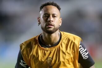 Neymar durante un partido con la camiseta de Santos. Foto de archivo.