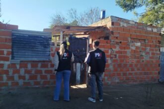 Agentes de la Policía de Investigaciones durante un operativo realizado en la zona de la costa santafesina. Foto de archivo