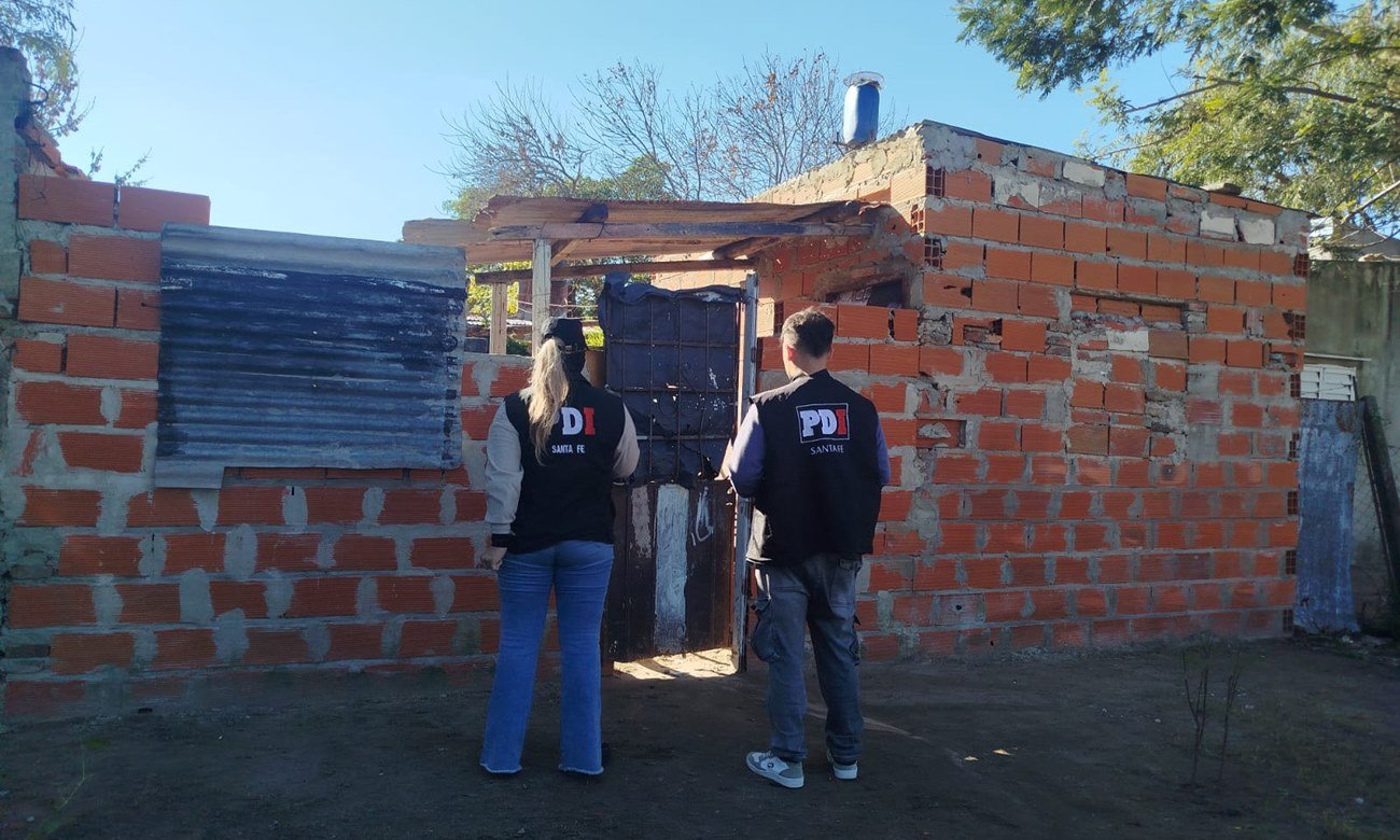 Agentes de la Policía de Investigaciones durante un operativo realizado en la zona de la costa santafesina. Foto de archivo