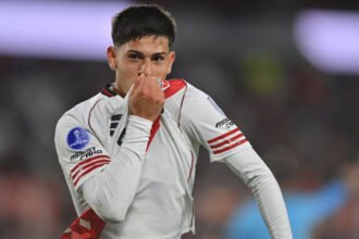 Lautaro Pereyra celebra un gol con la camiseta de River durante un partido oficial en el estadio Monumental. Foto de archivo.