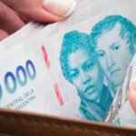 Billetes de pesos argentinos utilizados en operaciones cotidianas, en una imagen de archivo vinculada a la situación salarial y económica del país.