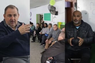 Juan Pablo Poletti junto a funcionarios municipales durante una reunión con referentes vecinales de distintos barrios de la ciudad de Santa Fe. Foto de archivo.