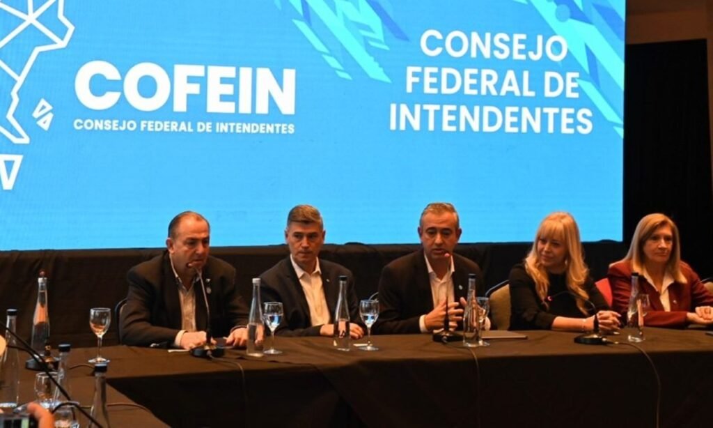 Intendentes de distintas ciudades participaron de una reunión federal para debatir financiamiento y servicios públicos. Foto de archivo.