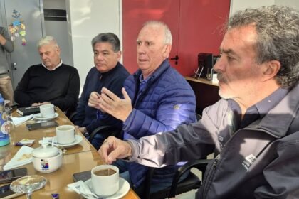 La Municipalidad de Puerto General San Martín encabezó una reunión para organizar el operativo vial que acompañará la reparación integral de la Ruta 11. Foto: Prensa Puerto General San Martín.