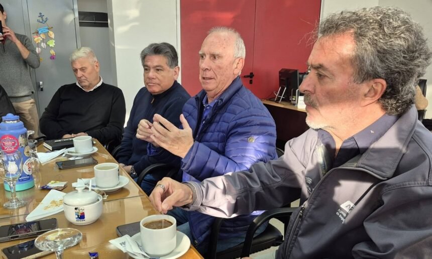 La Municipalidad de Puerto General San Martín encabezó una reunión para organizar el operativo vial que acompañará la reparación integral de la Ruta 11. Foto: Prensa Puerto General San Martín.