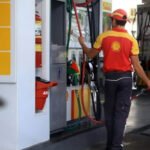 Surtidores de combustibles en una estación de servicio de la ciudad de Santa Fe. Foto de archivo.