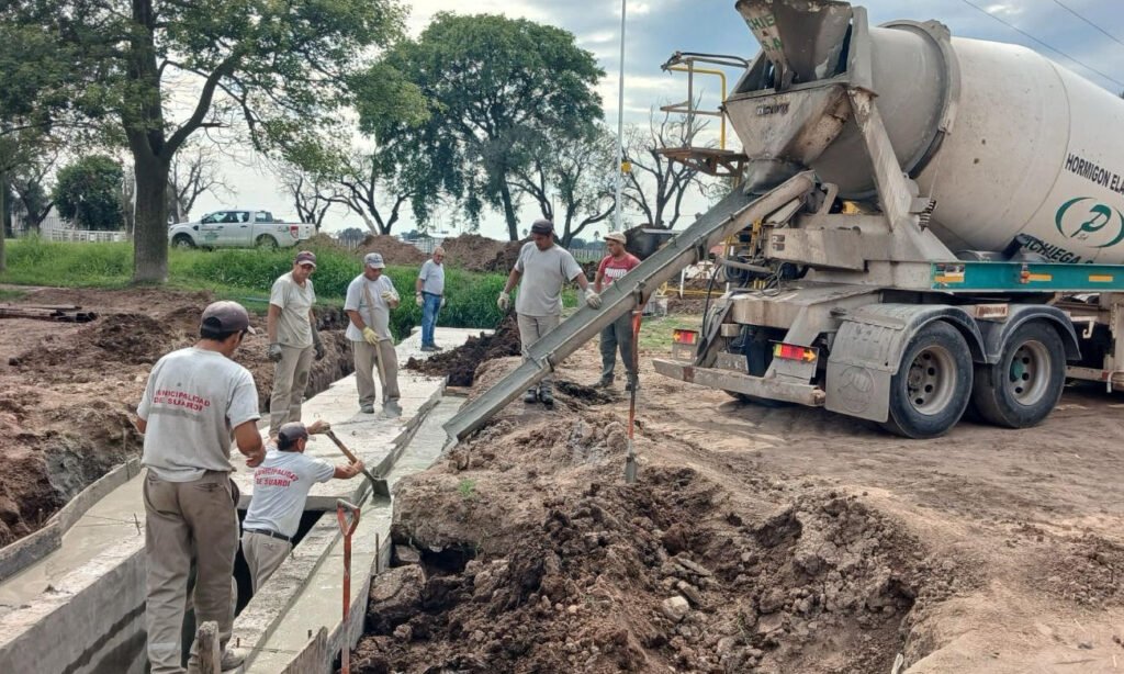 Las tareas sobre el Boulevard Santiago del Estero avanzan con el objetivo de mejorar la circulación urbana.