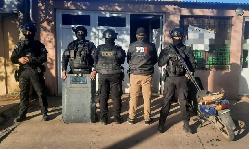 La vivienda allanada por la PDI en Sunchales, donde investigaban una presunta venta de estupefacientes. Foto: Prensa PDI.