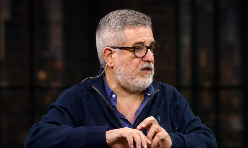 José Testoni durante una entrevista televisiva con Carlos Fornés en el programa “Lo tenés que saber”. Foto de archivo.