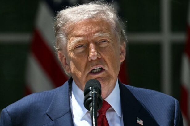 Donald Trump durante una aparición pública en Estados Unidos en medio de su participación en debates sobre política internacional. Foto de archivo.