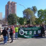 Manifestación de trabajadores municipales frente al Ministerio de Justicia y Seguridad de Santa Fe en reclamo por la detención de un afiliado de UTRAM.