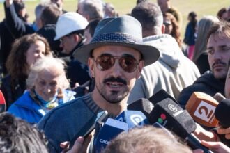 Abel Pintos durante su visita al Parque Nacional a la Bandera, en la previa de los festejos por el Día de la Bandera en Rosario. Foto: archivo.