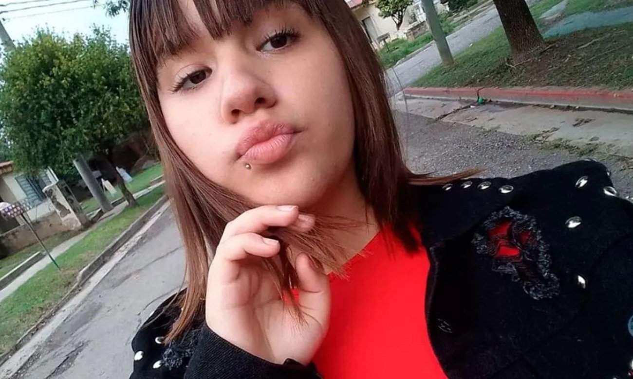 Agostina Vega tenía 14 años. La investigación judicial busca esclarecer las circunstancias de su muerte y determinar las responsabilidades en el crimen que conmociona a Córdoba.