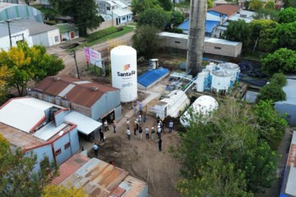 Obras de ampliación de la red de agua potable en la ciudad de Florencia. Foto de archivo.