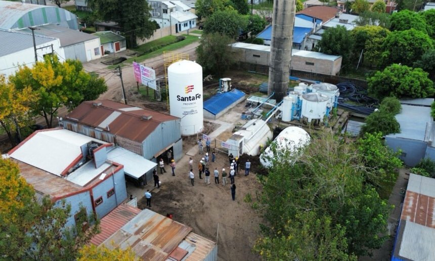 Obras de ampliación de la red de agua potable en la ciudad de Florencia. Foto de archivo.