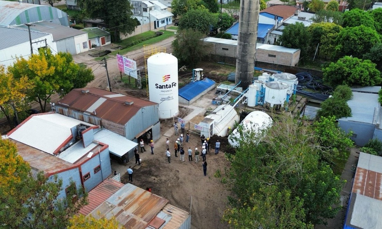 Obras de ampliación de la red de agua potable en la ciudad de Florencia. Foto de archivo.