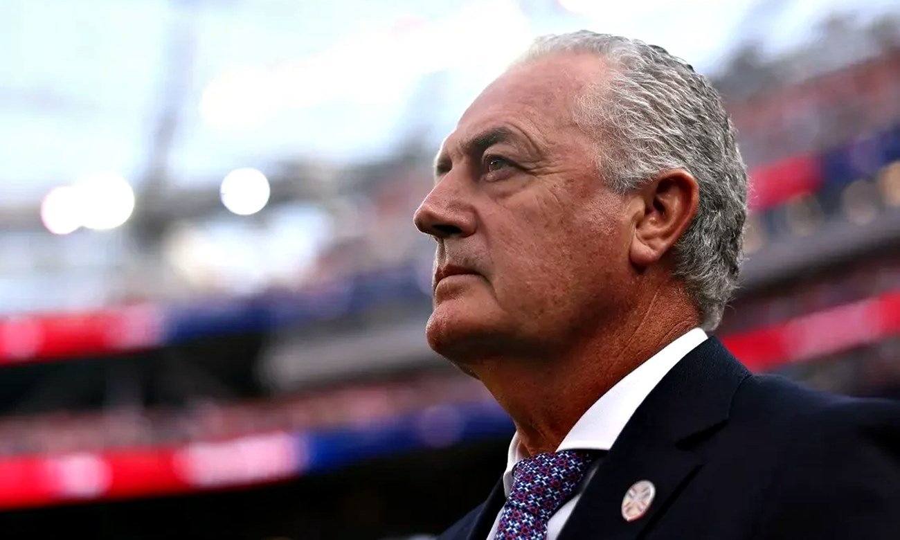 Gustavo Alfaro, director técnico argentino dirigiendo tecnicamente a la Selección de Paraguay. Foto de archivo.