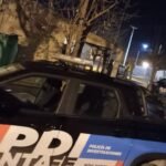 Personal de la Policía de Investigaciones durante un procedimiento vinculado a una causa por presunta infracción a la Ley de Estupefacientes en el departamento San Justo.
