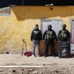 Personal de la Policía de Investigaciones durante un procedimiento judicial realizado en la ciudad de Santa Fe.