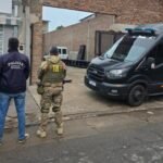 Agentes de la Tropa de Operaciones Especiales (TOE) participan de un allanamiento ordenado por la Justicia en el marco de una investigación penal en el sur de la provincia de Santa Fe. Foto de archivo.