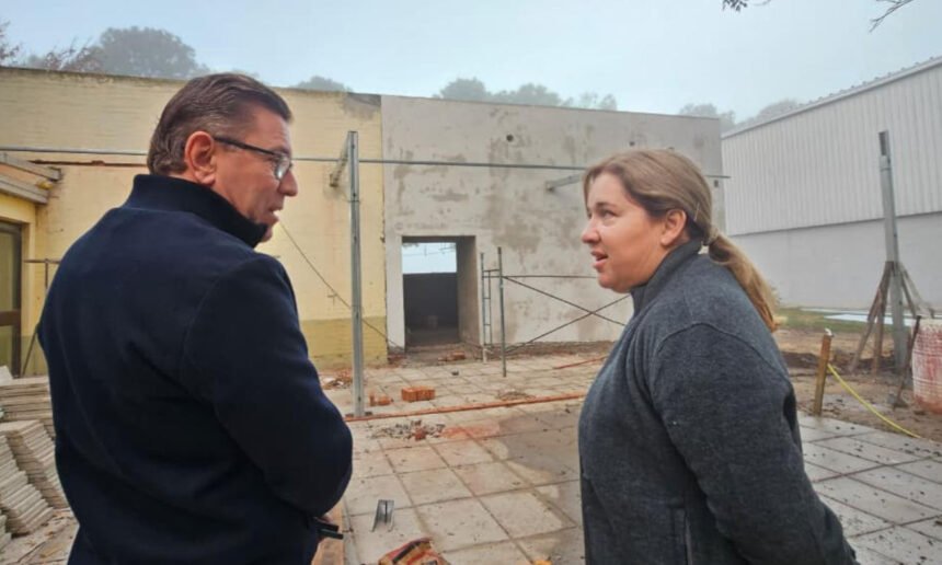 Rodrigo Borla durante una recorrida institucional por obras y entidades del departamento San Justo.