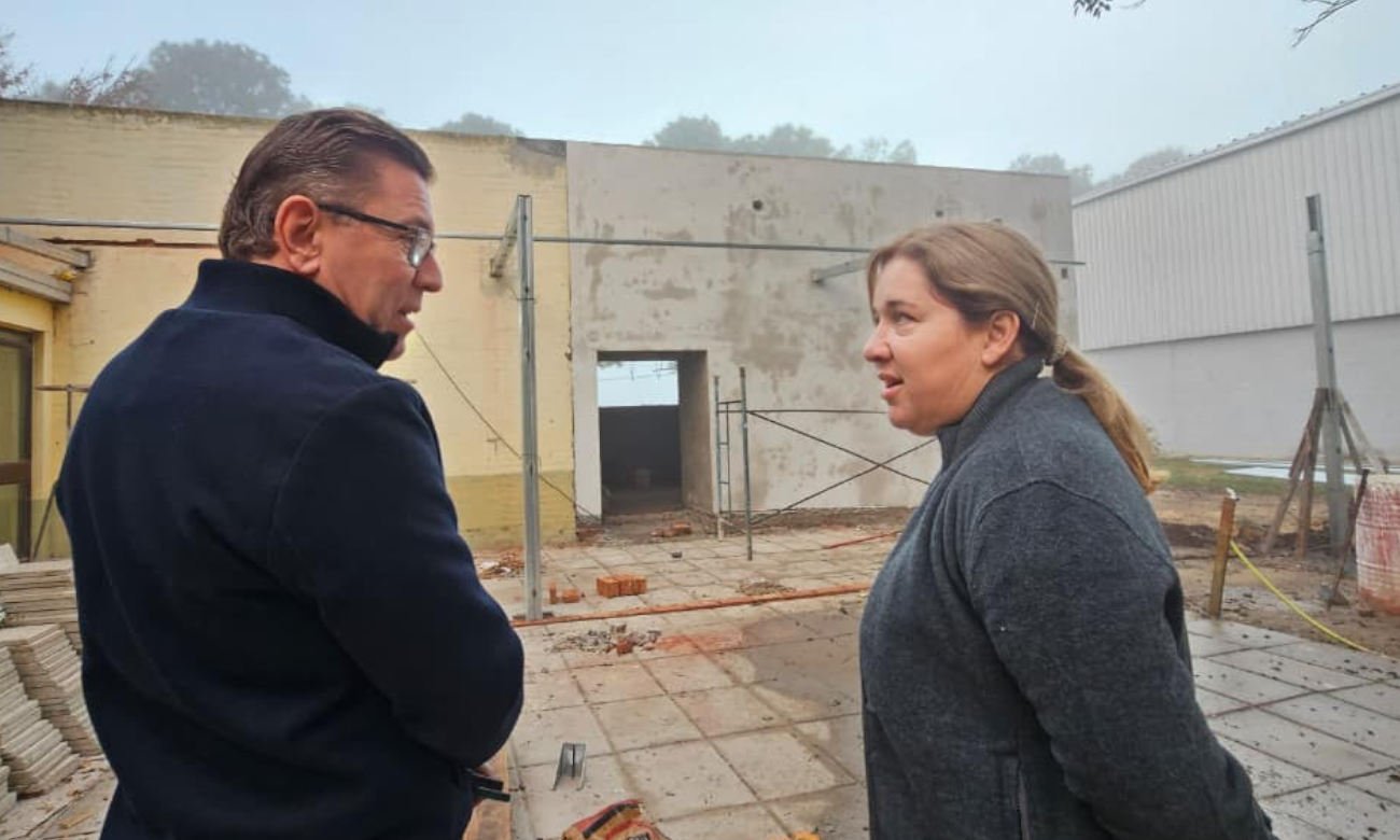 Rodrigo Borla durante una recorrida institucional por obras y entidades del departamento San Justo.