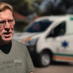 El senador Rodrigo Borla durante la entrega de una ambulancia en el departamento San Justo, en el marco de acciones de fortalecimiento del sistema de salud provincial.