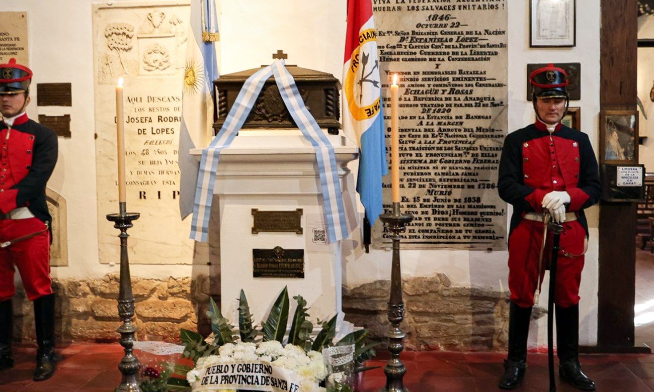 Autoridades provinciales y municipales participaron de los homenajes realizados en memoria del Brigadier General Estanislao López en la ciudad de Santa Fe.