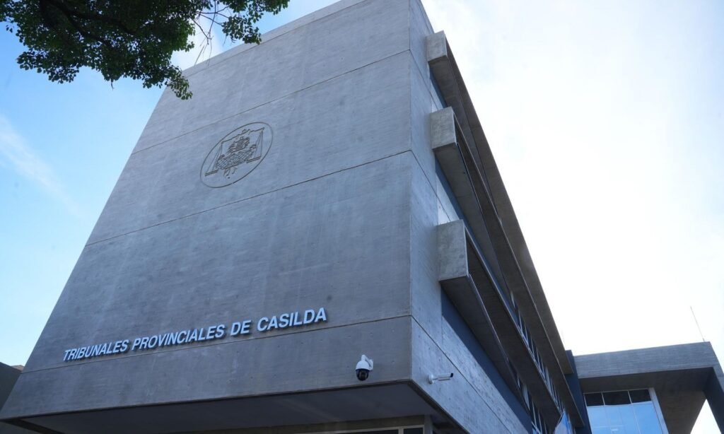 Vista general del nuevo edificio judicial de Casilda, una moderna infraestructura que concentra las distintas dependencias del Poder Judicial y fortalece el acceso a la justicia en la región.