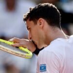 Juan Manuel Cerúndolo durante un partido de Roland Garros 2026, torneo en el que protagonizó una destacada campaña y alcanzó los octavos de final.
