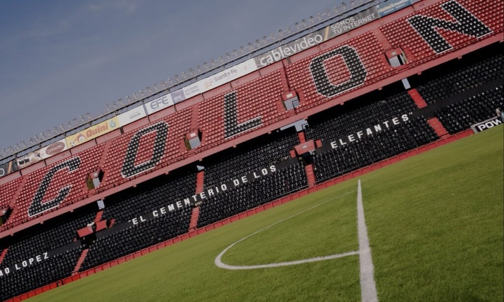 Estadio Brigadier Estanislao López, escenario habitual de los partidos de Colón en la ciudad de Santa Fe. Foto de archivo.