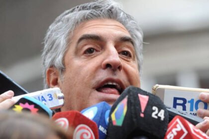 El abogado Gregorio Dalbón brinda declaraciones a medios de comunicación. Foto: archivo.