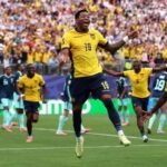 Jugadores de la selección de Ecuador celebran un gol durante un partido oficial del Mundial 2026. Foto: archivo.